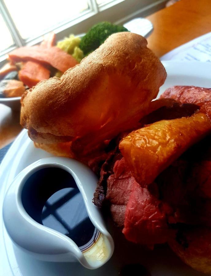 The Swan @ Stoford Hotell Eksteriør bilde Yorkshire pudding